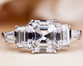 Verlobungsring im Asscherschliff, Forever One Moissanite, Art Deco, 14k Weißgold, konfliktfrei, einzigartig, Asscher Diamant, quadratisch