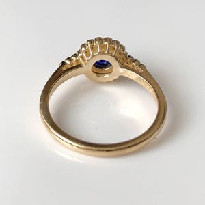 Blue Sapphire Engagement Ring, yellow Gold, Halo, Unique, white sapphire, Vintage Inspired, Dainty, flower, September Birthstone Bild 3