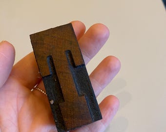 Antique Wooden Letterpress Printers - Letter T. Approx 6cm