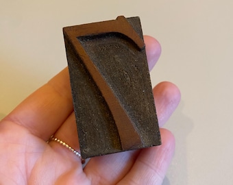 Antique Vintage Wooden Letterpress Printers - Number 7. Approx 7cm