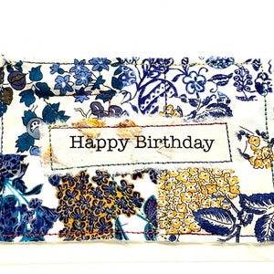 Carte d'anniversaire, carte faite main en tissu Liberty Tana Lawn, petite carte, carte d'art textile, carte d'anniversaire au Royaume-Uni, carte unique faite main, carte vierge image 5