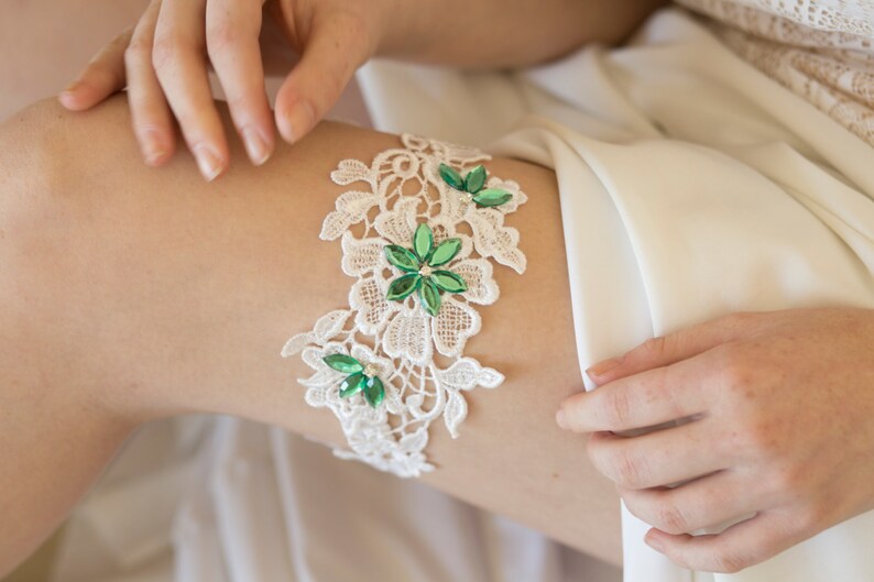 Green wedding garter Boho wedding garter Garter belt wedding Garter for wedding green Lace bridal garter Bridal garter Boho garter