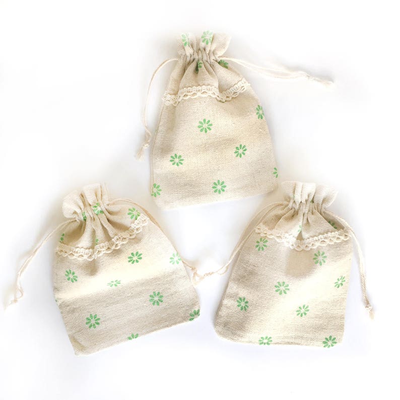 small fabric gift bolsas