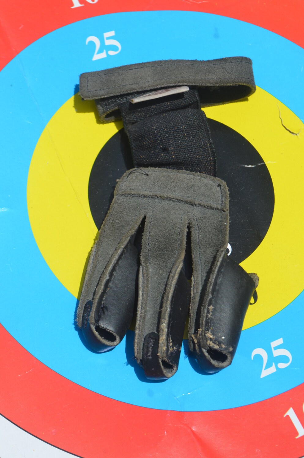 13+ Archery Shooting Glove Background