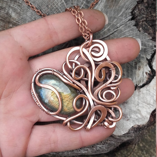 Copper wire heart pendant with natural Labardorite  stone,Wire necklace,Wire pendant,Wire heart,Wire wrapped jewelry,Copper wire pendant