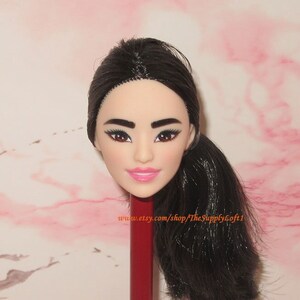 New Yoga GXF05 Barbie Doll Head Hispanic From Made to Move Doll