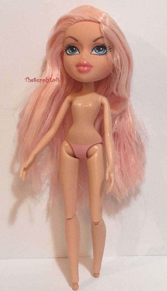 bratz with pink hair