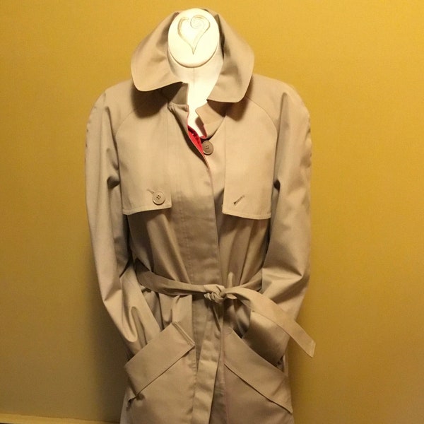 1990s Misty Harbor ladies trench coat rain wear outerwear four season fall tan red buttons collar pockets lining size 10 washable nylon wool