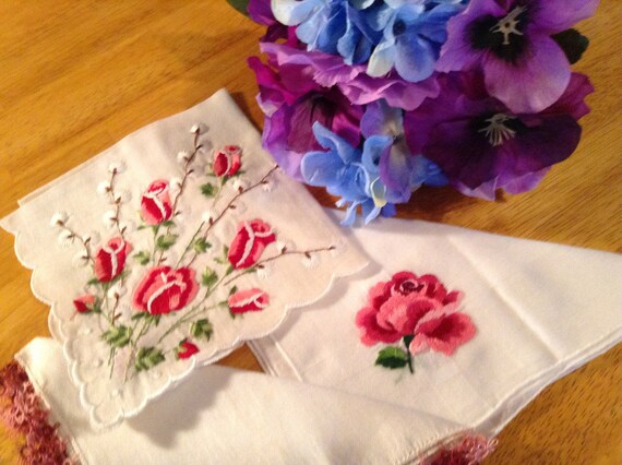 1950s hankies, pretty in pink, cottage roses set … - image 3