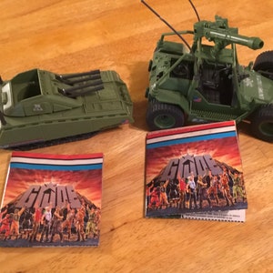 1985 GI Joe Striker Dune Buggy Armadillo mini tank Hasbro Bradly no drivers with pamphlets pretend play toys imagination