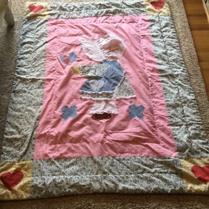 Sun Bonnet Sue baby quilt bedding throw handmade linen
