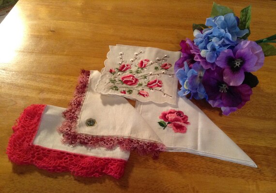 1950s hankies, pretty in pink, cottage roses set … - image 2