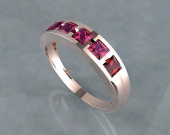 Rose gold ring with 5 rhodolite carrè 3x3 mm