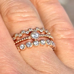 Juego de anillos de 3 piezas de oro rosa con capas de eternidad, anillo de boda nupcial, circonita cúbica, plata de ley 925. imagen 3