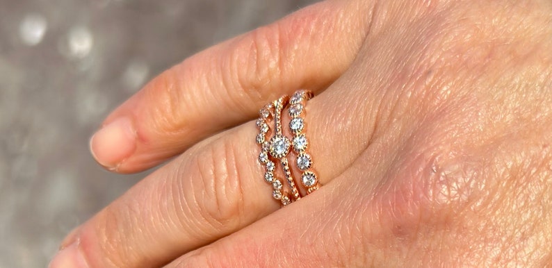 Juego de anillos de 3 piezas de oro rosa con capas de eternidad, anillo de boda nupcial, circonita cúbica, plata de ley 925. imagen 4