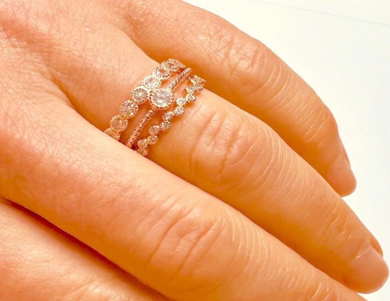 Juego de anillos de 3 piezas de oro rosa con capas de eternidad, anillo de boda nupcial, circonita cúbica, plata de ley 925. imagen 1