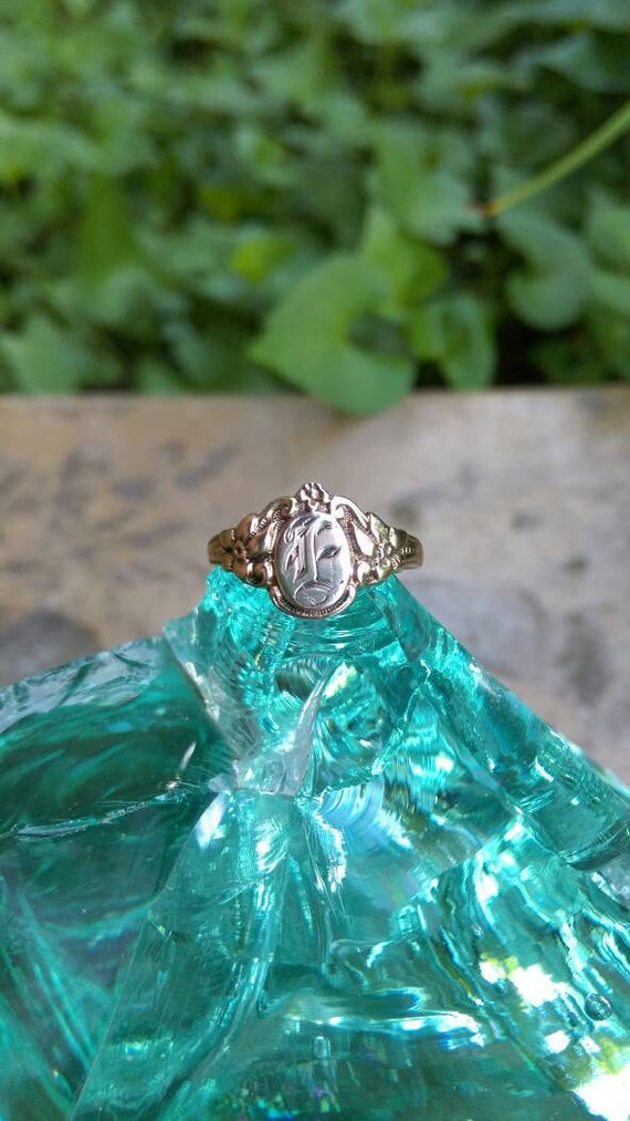 Art nouveau floral ring, floral signet ring, antiq