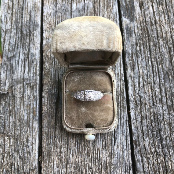 Victorian ring box, antique ring box, antique velvet … Gem