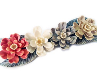 ヴィンテージ初期のプラスチック製ダブルフラワーブローチ（A8016