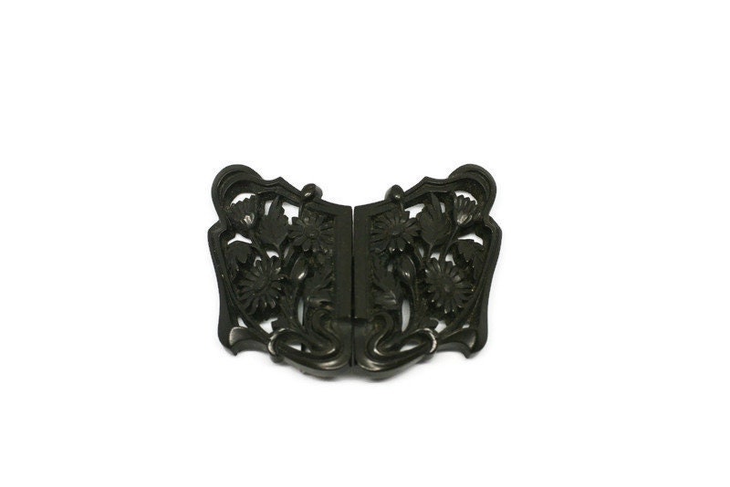 Antique Gutta Percha Belt Buckle, Victorian Gutta Percha  display picture 2