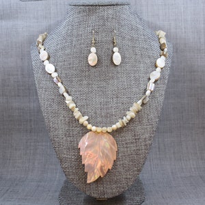 Handmade 21&#39; necklace with Brown lip MOP carved leaf and matching earrings