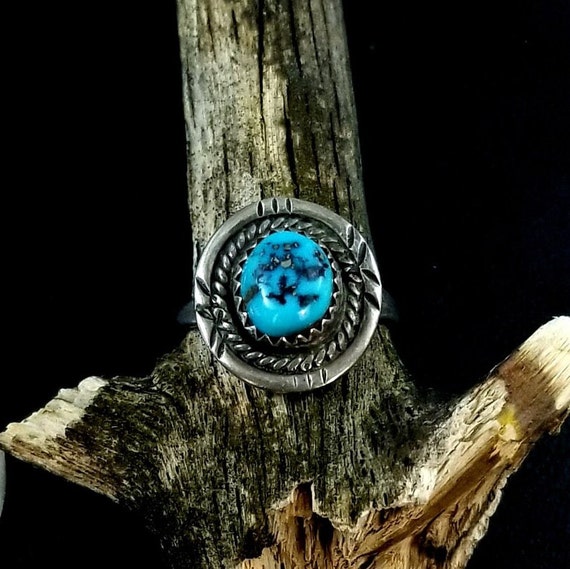 Size 5-1/2 - Navajo Sterling Silver Ring with Kin… - image 1