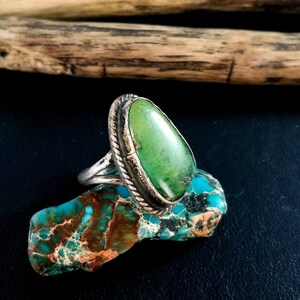 Size 5-1/2 - Vintage Navajo Sterling Silver with Kings Manassa Turquoise Ring - Very Good Vintage Condition - 7.8 grams bild 4