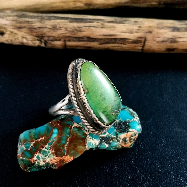 Size 5-1/2 - Vintage Navajo Sterling Silver with Kings Manassa Turquoise Ring - Very Good Vintage Condition - 7.8 grams bild 4