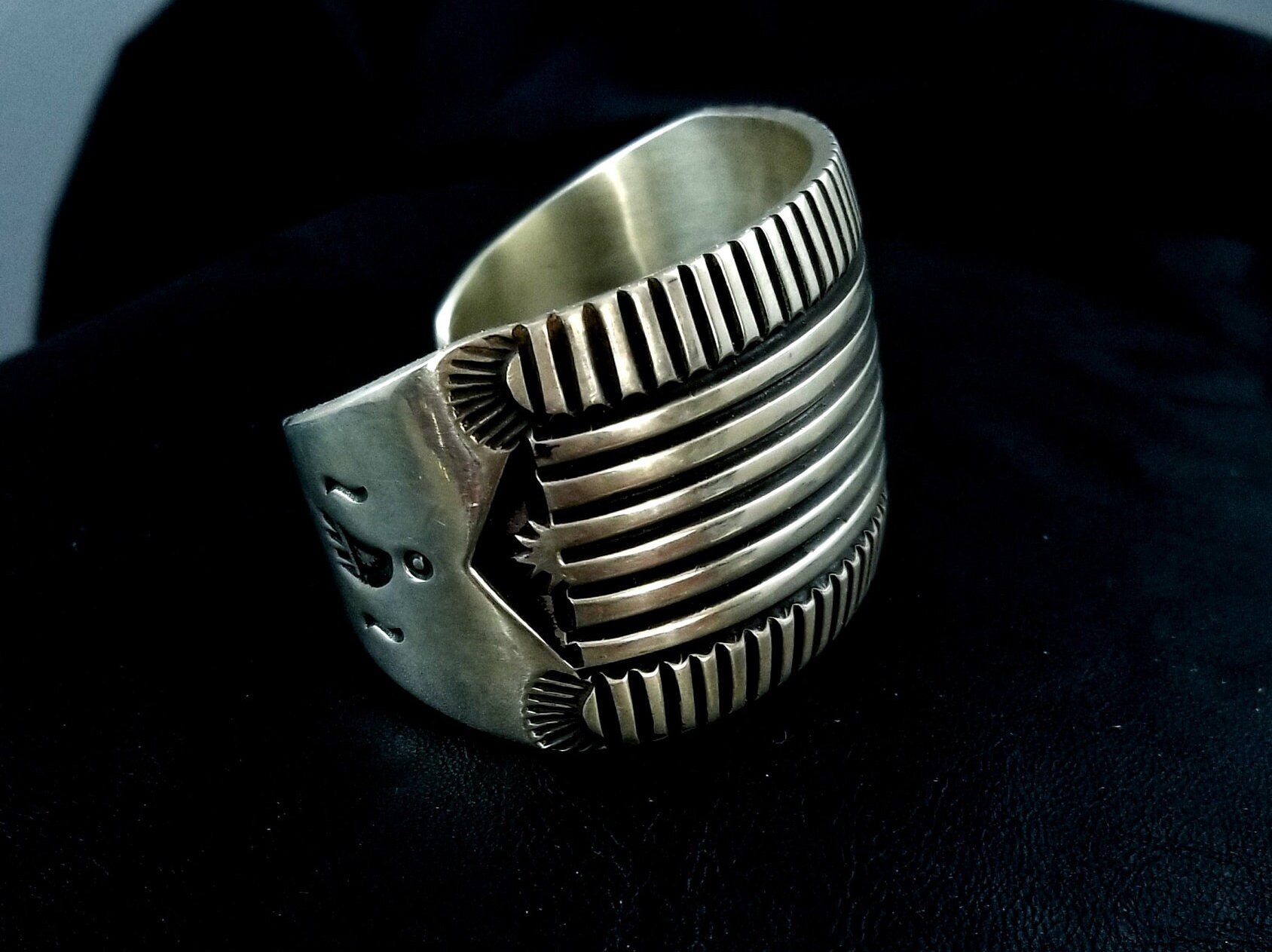 Elvira Bill ／ H.G Stamp Bangle | CALIFORNIA HA