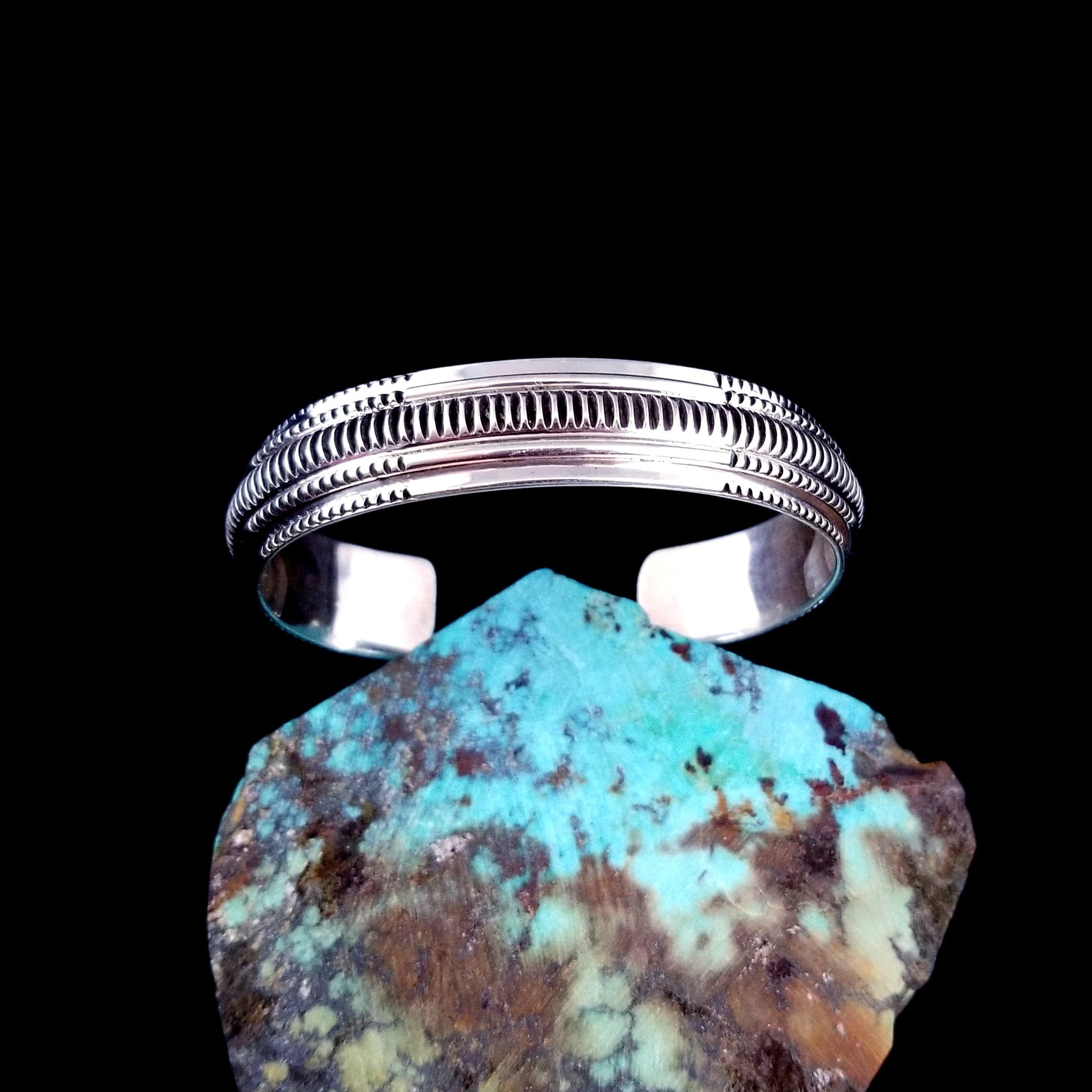 151 Grams Vintage Native American Navajo Spiderweb Turquoise Sterling Silver Bracelet Cuff 151 Grams Vintage Native American Navajo Spiderweb Turquoise Sterling Silver Bracelet Cuff