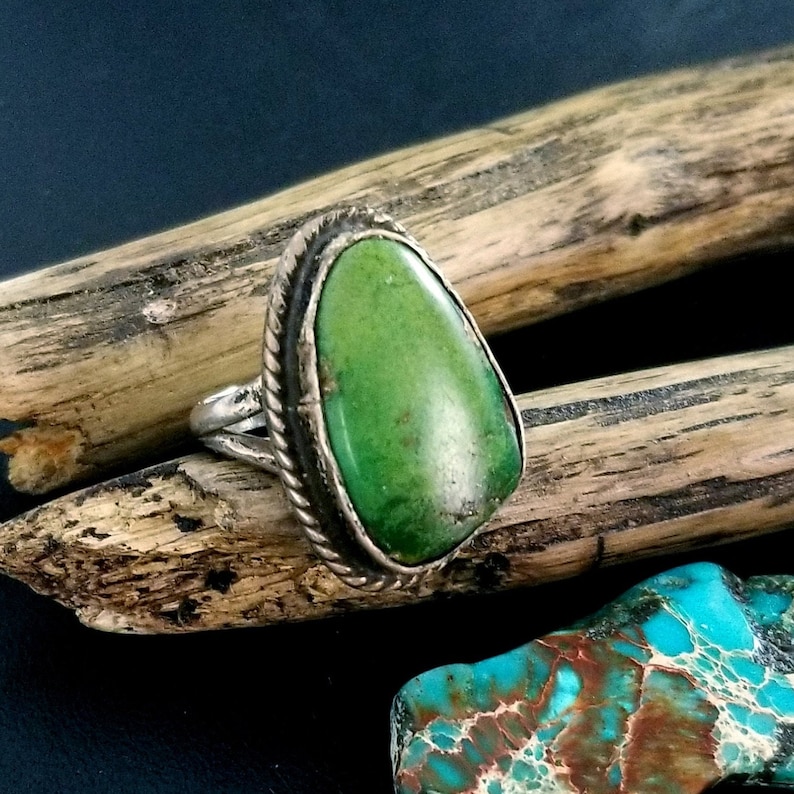 Size 5-1/2 - Vintage Navajo Sterling Silver with Kings Manassa Turquoise Ring - Very Good Vintage Condition - 7.8 grams bild 2