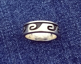 Hopi  Steve Pooyouma Sterling Silver  Overlay Ring - Vintage Condition - Size 7