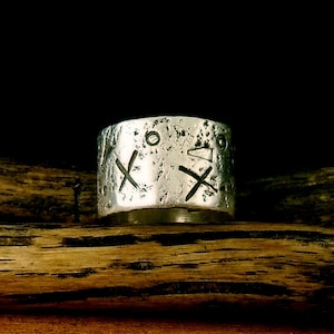 Size 8-3/4 - Vernon Begaye - Navajo Heavy Stamp Sterling Silver Men&#39;s Ring