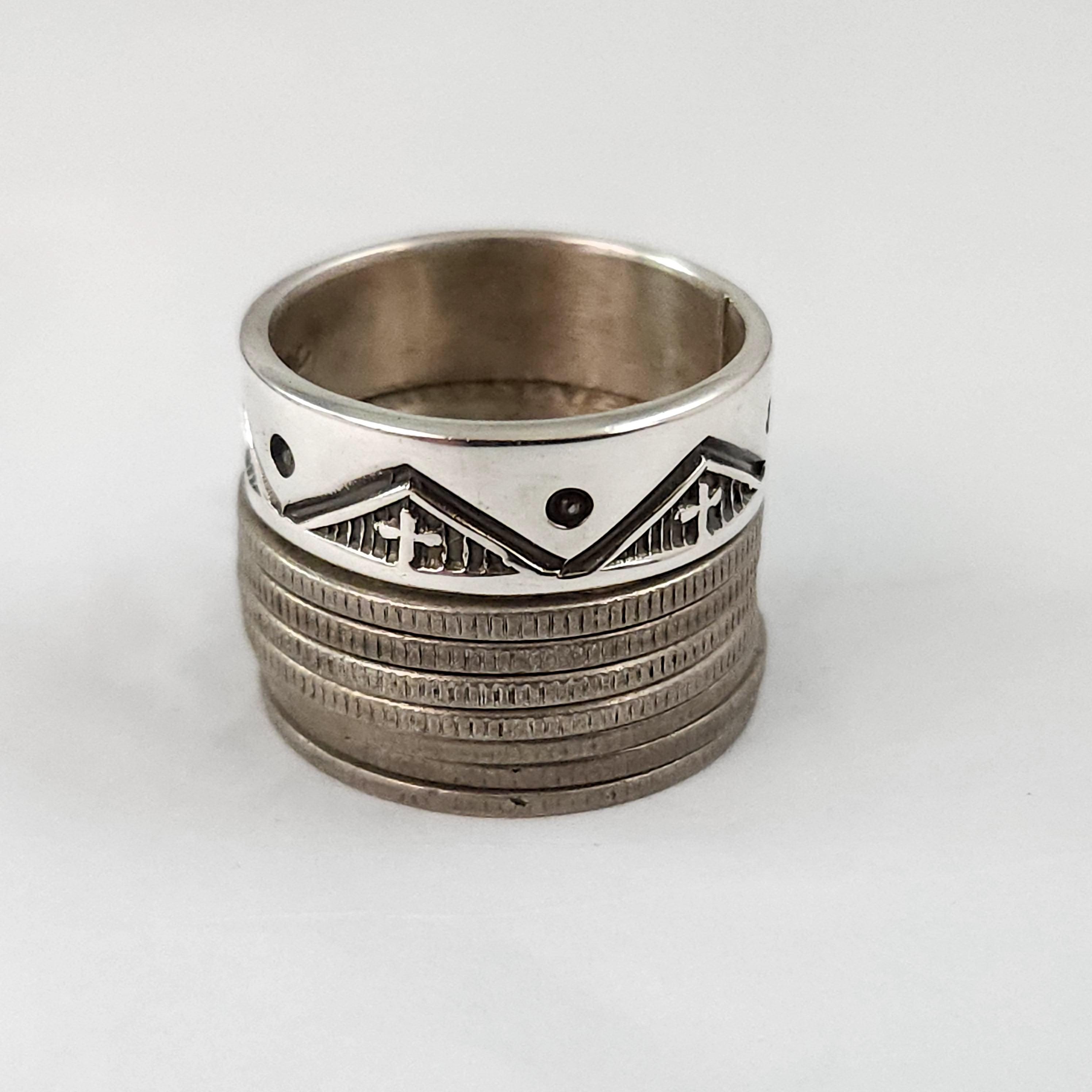 最新の激安 Navajo Troy Laner Sterling Silver Stamped Ring - Excellent アクセサリー