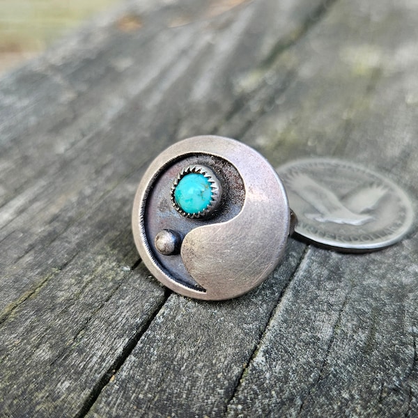 Size 4 Vintage Navajo Sterling Silver Shadowbox Ring with  Turquoise