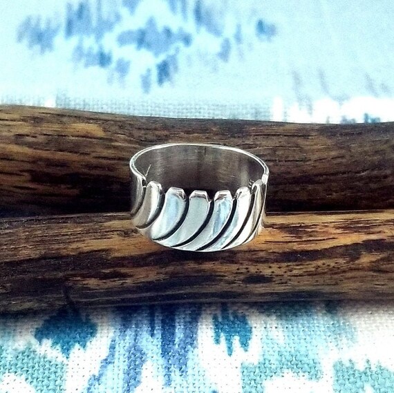 Size 8-1/2 - Navajo Steve Yellowhorse Sterling Silver Ring 