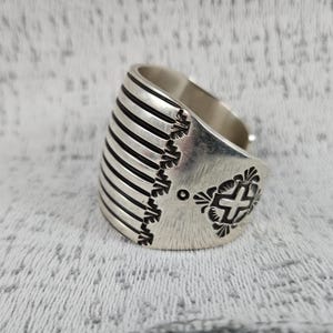 Marvelous Vintage Navvajo Sterling Silver Elv Bill Ring Old Marvelous Vintage Navvajo Sterling Silver Elv Bill Ring Old
