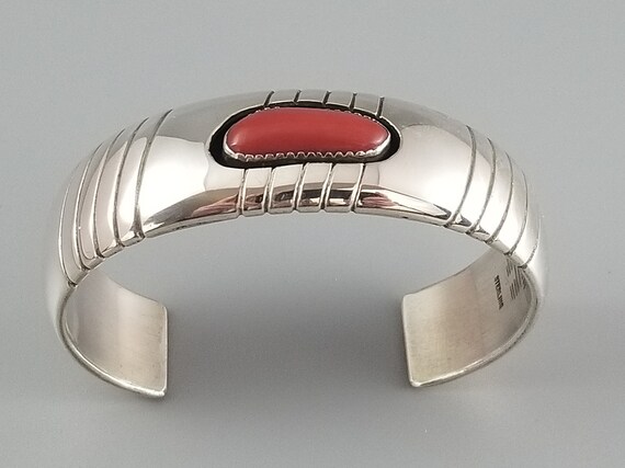Marvelous Vintage Navajo Textured Cuff Turquoise Coral Sterling Silver Bracelet Marvelous Vintage Navajo Textured Cuff Turquoise Coral Sterling Silver Bracelet