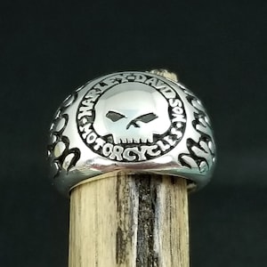 Size 7-1/2 - Authentic Retired Sterling Silver Harley Davidson MOD Willie G. Skull Ring - Excellent Condition - Free Shipping