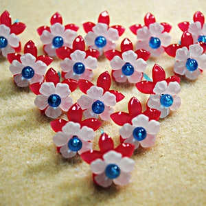 Flower lights for ceramic trees in red, white with turquoise centers, 15 per pack, 3/4 diameter