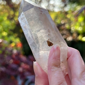 Grande semente de Lemuriano rosa cristal de quartzo transparente grau AA 128g 23