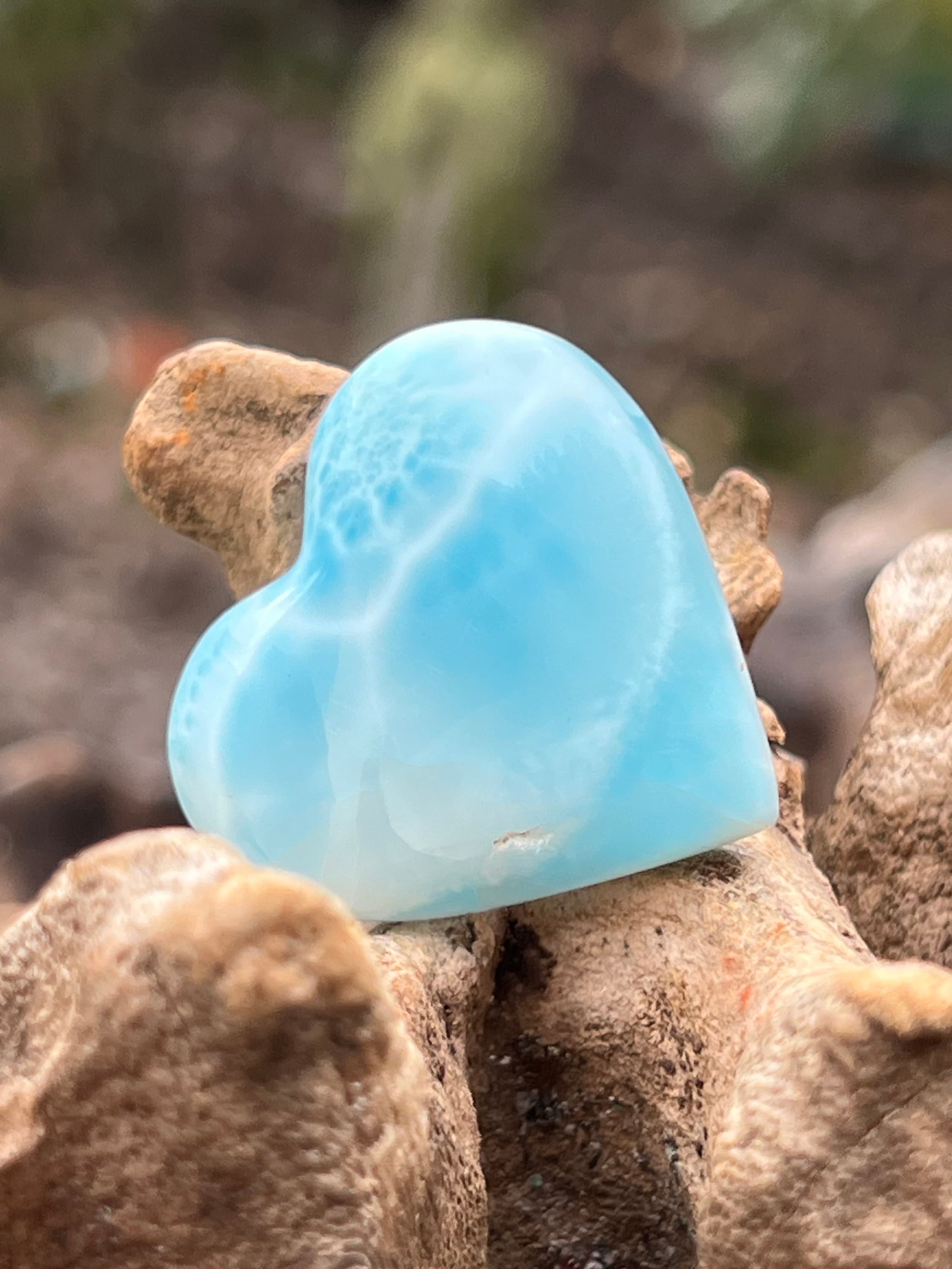 7インチF#+30 Larimar Mother of Platinum Larimar Heart Deep Blue Dolphin Stone AAA+ : Peace / Love