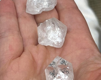 White Apophyllite Point / Pyramid / Tips AAA+
