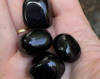 Black Obsidian Tumblestone Large 20/30mm