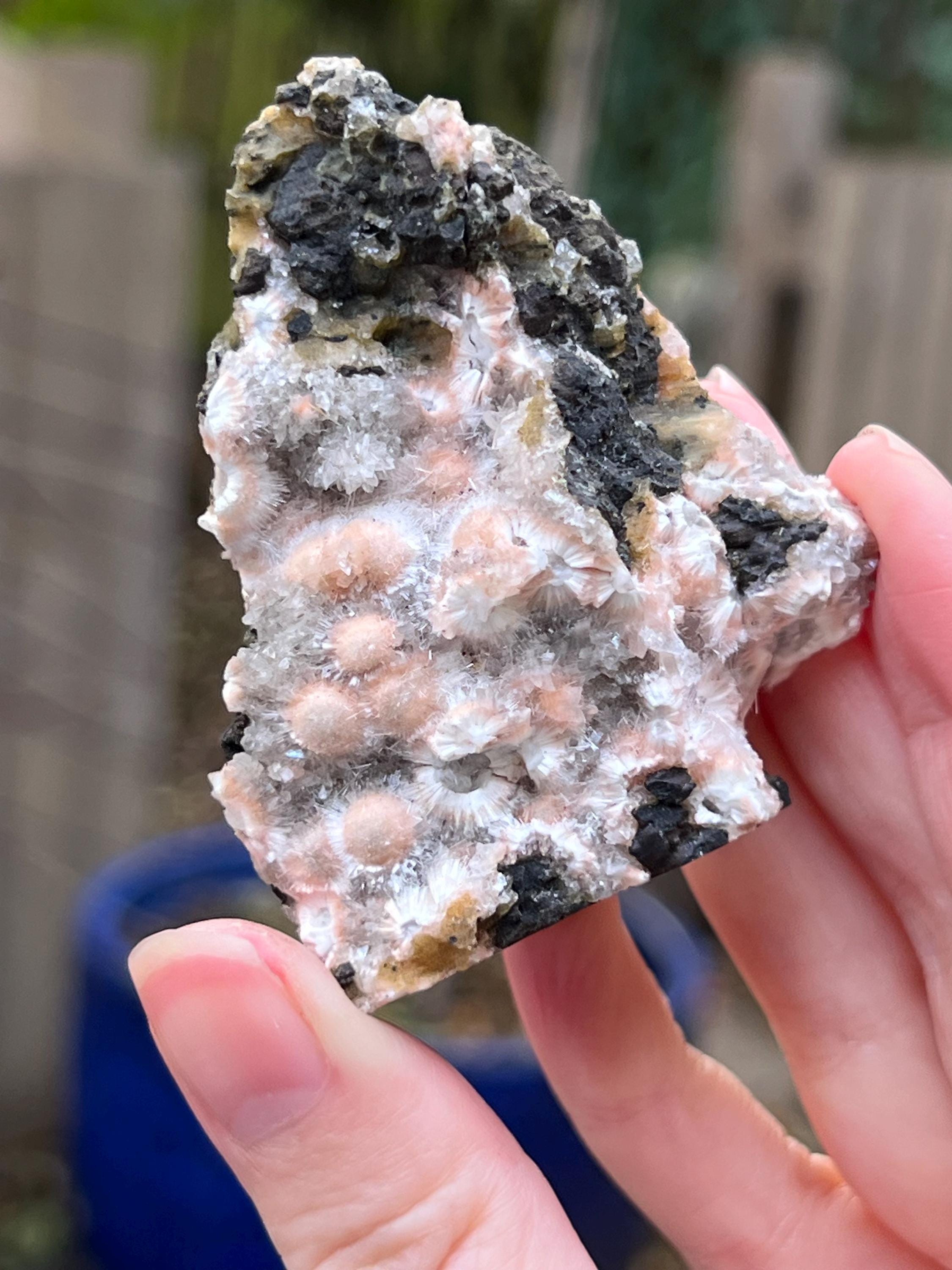 Mesolite crystals - Etsy 日本
