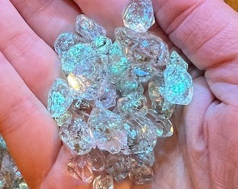Petroleum Quartz Fluorescent from Balochistan Pakistan 25g