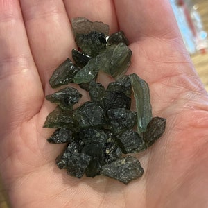 Moldavite Czech Vrábečsko Genuine Specimen Tektite för en.