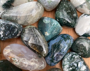 Green Moss Agate Tumblestone Abundance/Optimism/Strengthening 20 to 30mm