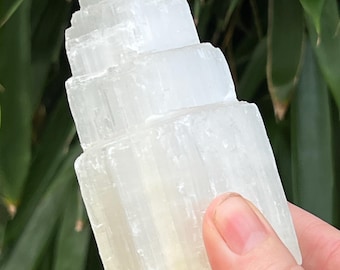 Torre de cristal de selenita montaña 10 cm