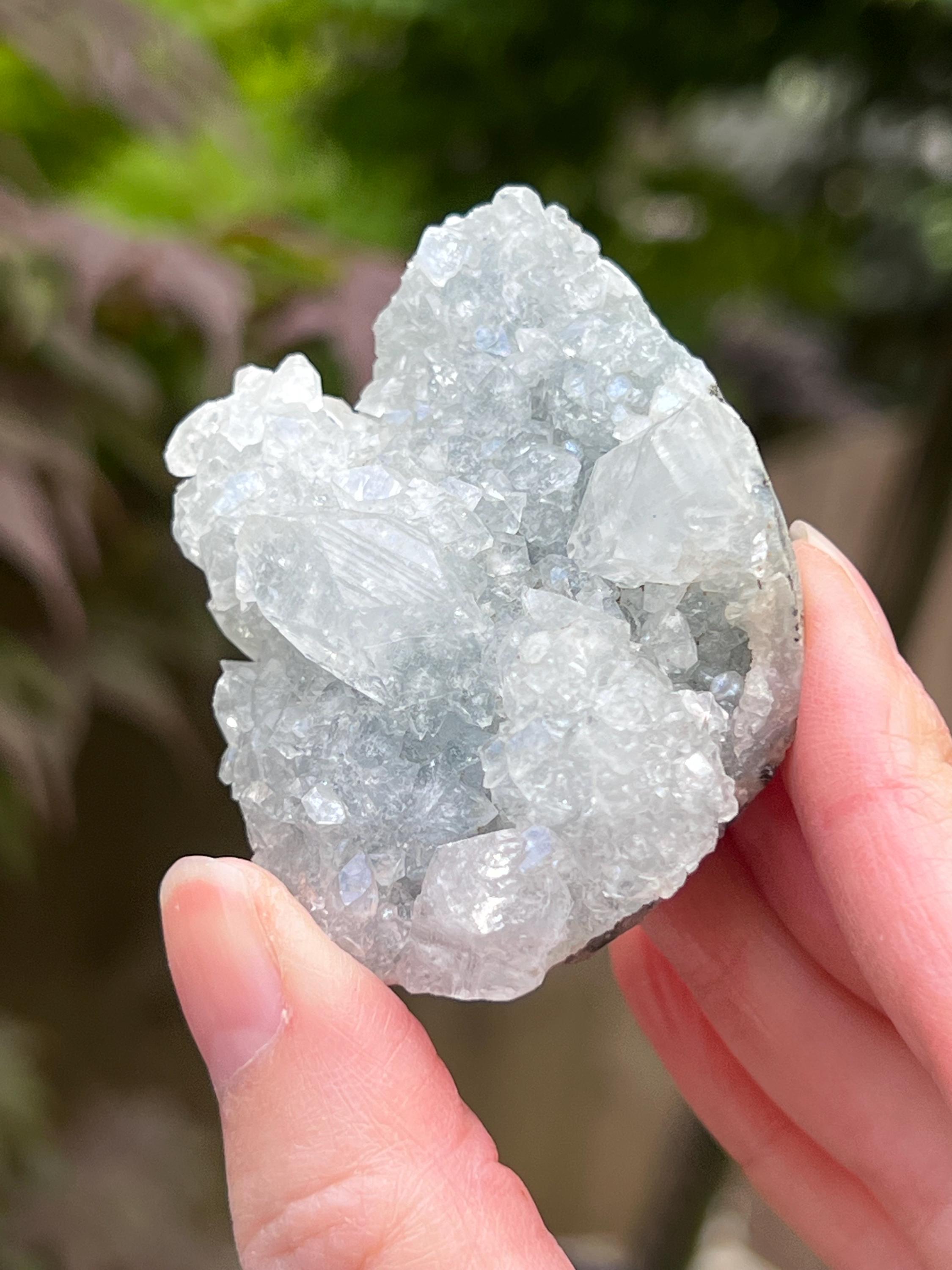 アポフィライト キラキラ輝く宝石のようなポイントクラスター